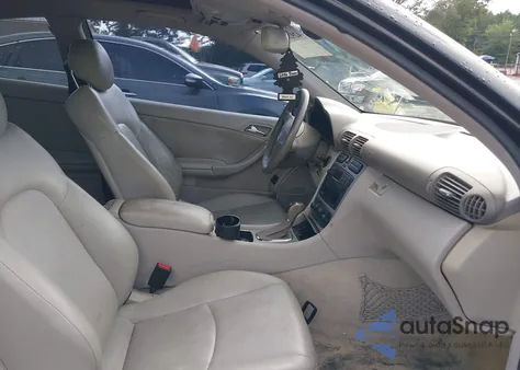 2003 Mercedes-Benz C 320 Sport из США, поврежденный, VIN WDBRN64J73A498547